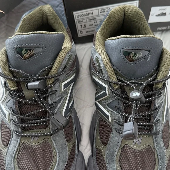 New Balance 9060 Blacktop Dark Moss EU38.5/US7.5 - Picture 6 of 11